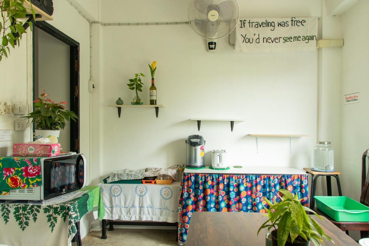 11:11 Hostel Phra Nakhon Si Ayutthaya Exteriör bild