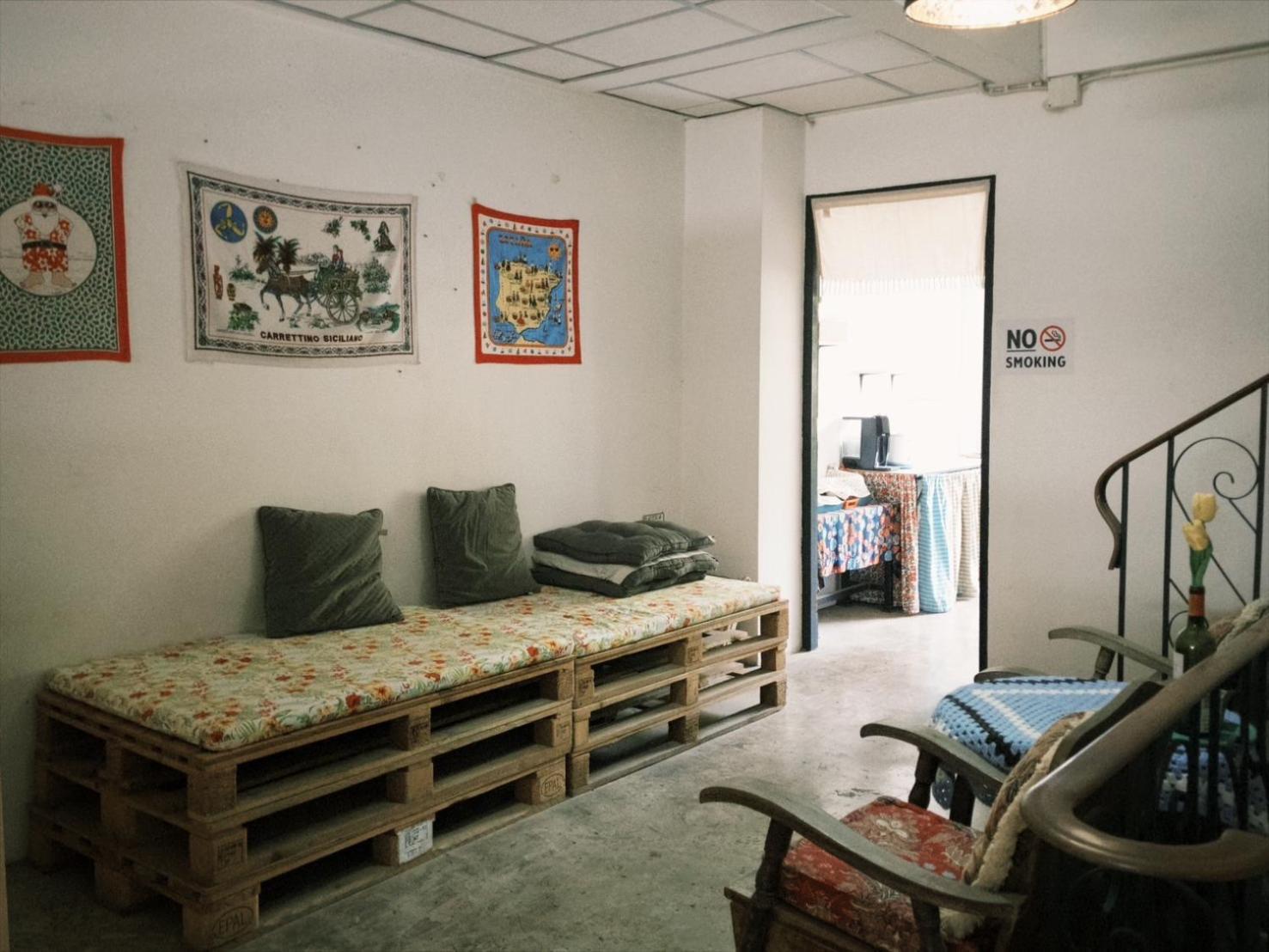 11:11 Hostel Phra Nakhon Si Ayutthaya Exteriör bild